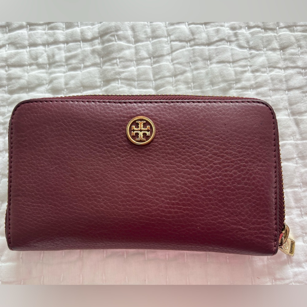 Tory Burch Robinson Zip Continental Wallet in Deep Berry